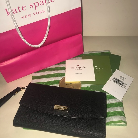 💯% Authentic Kate Spade Laurel Way Phone Wristlet - Picture 1 of 8